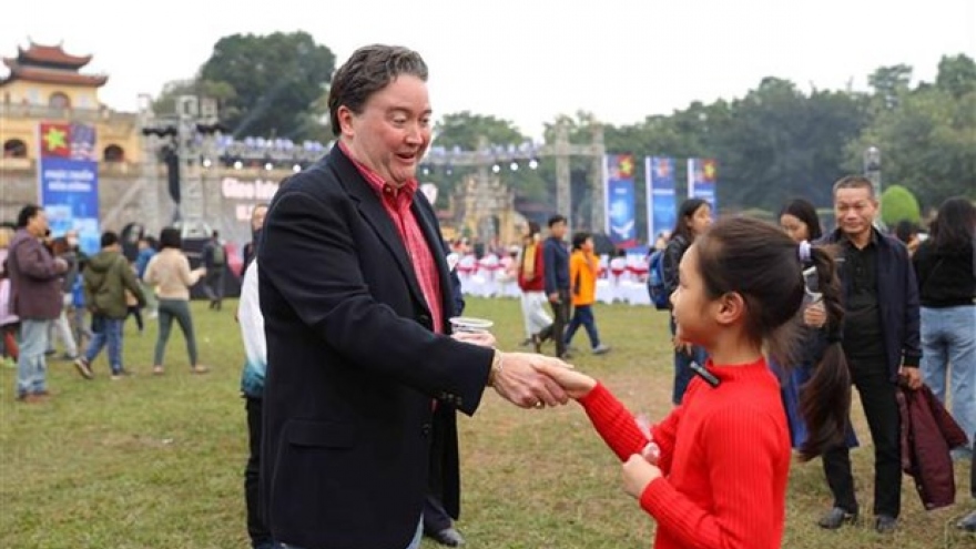 Vietnam-US friendship festival held in Hanoi